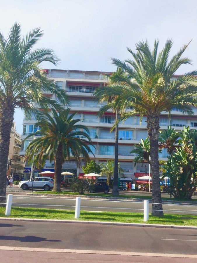 Promenade Des /carre D'or - 2 Mins Plages